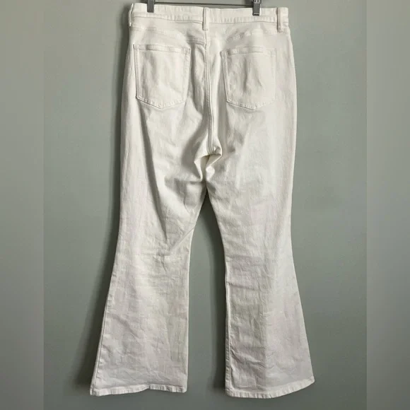 ELIZABETH & JAMES White High Rise Flare Leg Jeans Size 14 - Picture 5 of 12